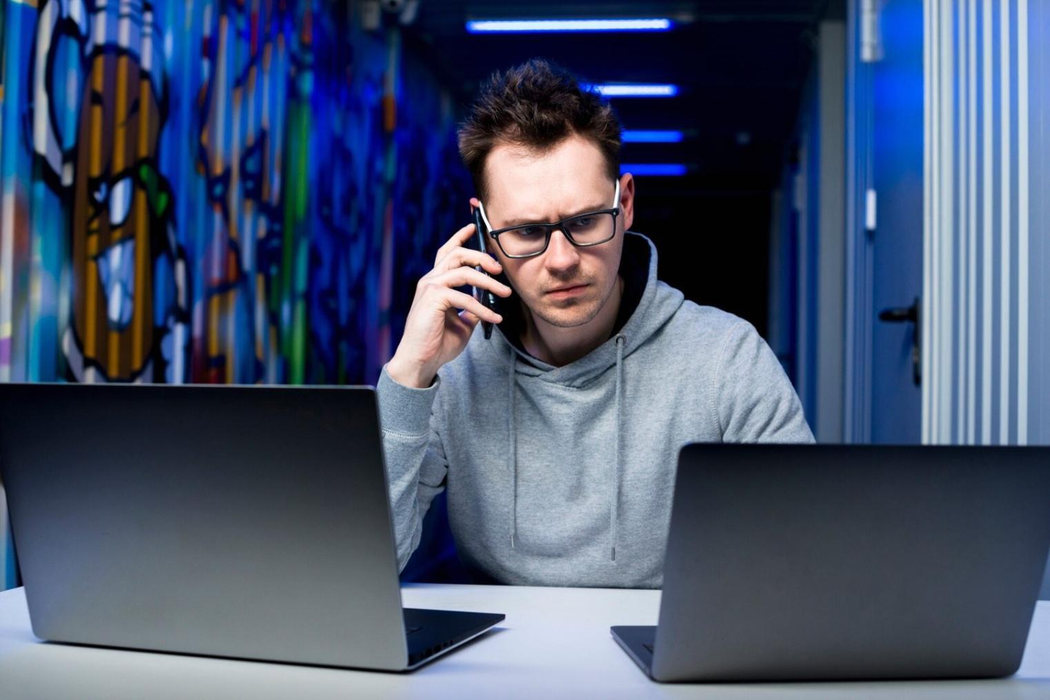 3D-Modellierungsprozess auf professionellem Arbeitsplatz